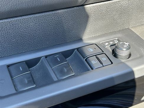 Used 2023 Toyota Tundra Limited image 23