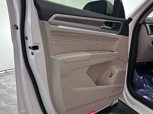 Used 2021 Volkswagen Atlas SEL Premium image 17