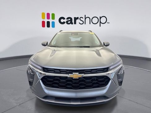 Used 2024 Chevrolet Trax LT w/ Driver Confidence Package FWD image 8