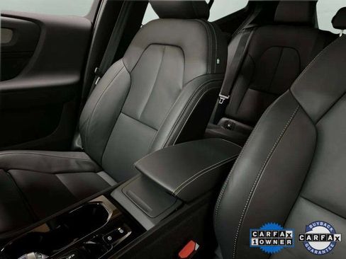 Used 2025 Volvo XC40 B5 Plus image 64