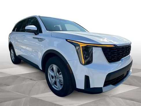 Certified 2026 Kia Sorento LX FWD image 2