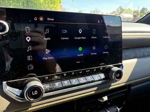 Used 2023 Chevrolet Colorado ZR2 w/ ZR2 Convenience Package III AWD/4WD image 26