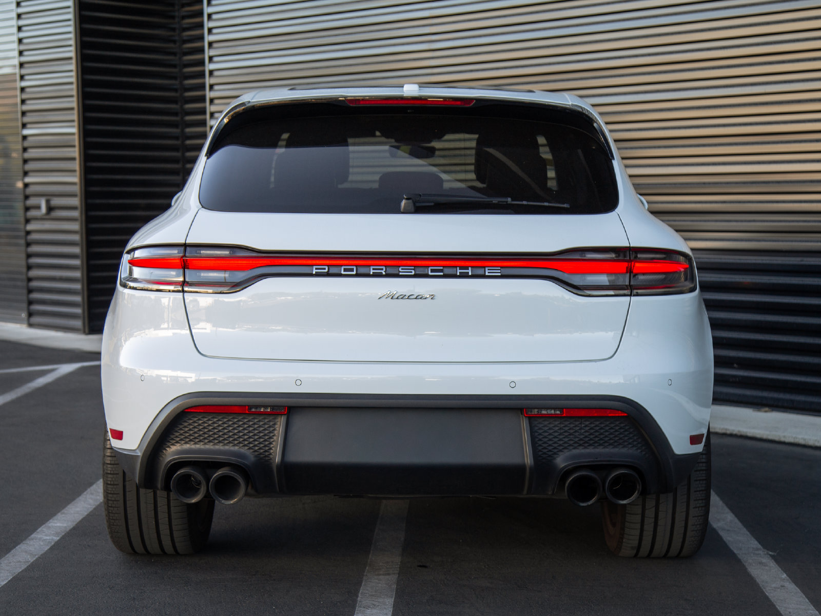 Certified 2024 Porsche Macan AWD/4WD image 6