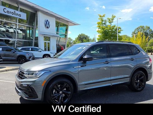 Used 2023 Volkswagen Tiguan SE R-Line AWD/4WD image 1