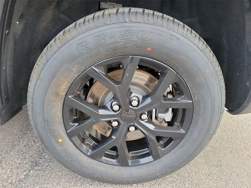 Used 2024 Jeep Grand Cherokee L Laredo image 11