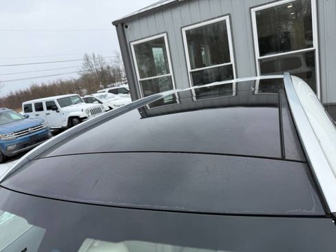 Used 2017 Mercedes-Benz GLC 300 4MATIC image 5