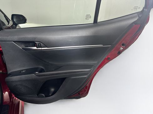 Used 2018 Toyota Camry SE w/ Convenience Package image 28