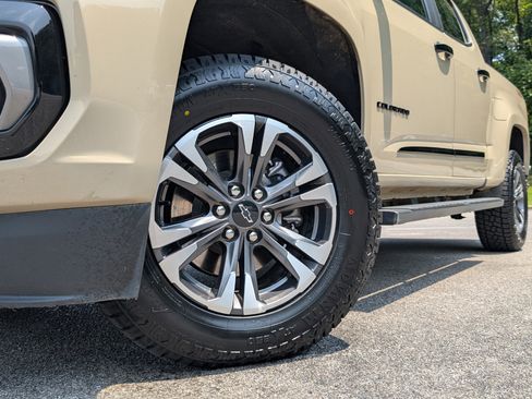 Used 2022 Chevrolet Colorado Z71 AWD/4WD image 33
