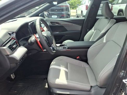 Used 2025 Toyota Camry SE AWD/4WD image 25