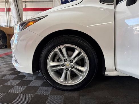 Used 2016 Chevrolet Cruze LT FWD image 17