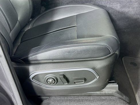 Used 2024 Jeep Wagoneer Series II w/ Flexible Seating Group image 23