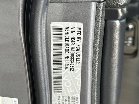 New 2025 Jeep Grand Cherokee Laredo X w/ Luxury Tech Group I image 27