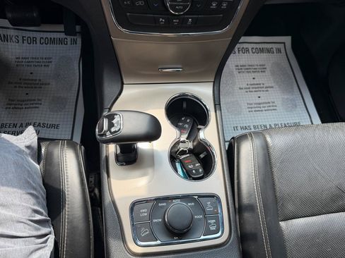 Used 2014 Jeep Grand Cherokee Overland AWD/4WD image 28