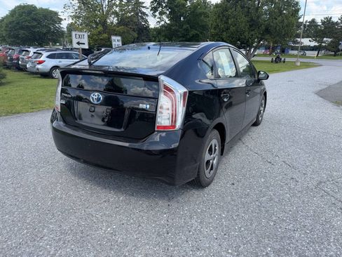 Used 2014 Toyota Prius Two FWD image 5