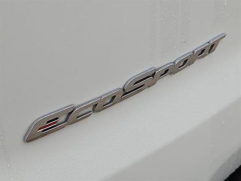 Used 2021 Ford EcoSport Titanium image 9