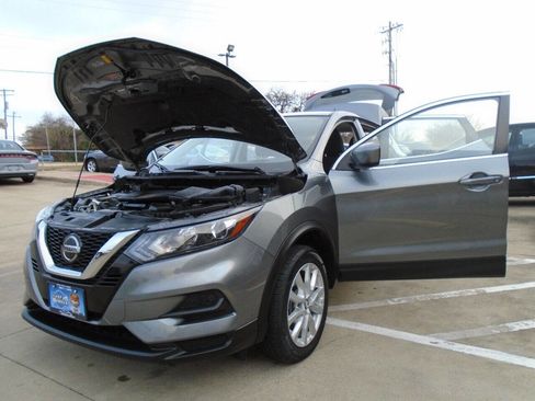 Used 2021 Nissan Rogue Sport S image 25