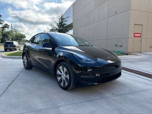Used 2023 Tesla Model Y Long Range AWD/4WD image 5