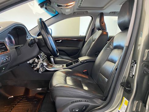 Used 2011 Volvo XC70 3.2 image 4