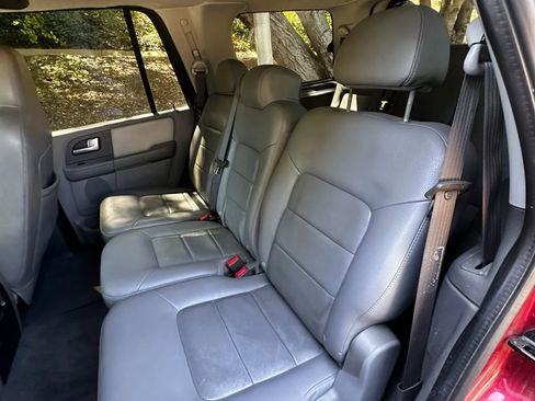 Used 2004 Ford Expedition XLT RWD image 31