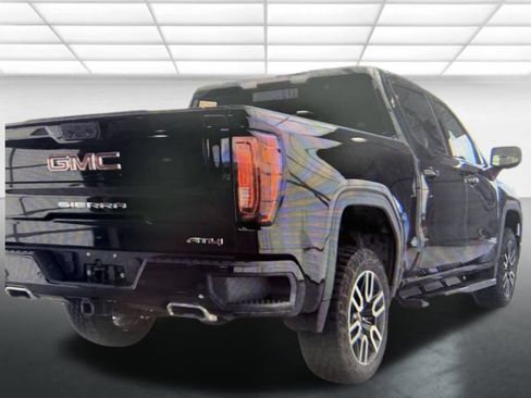 Used 2023 GMC Sierra 1500 AT4 w/ AT4 Premium Package AWD/4WD image 2