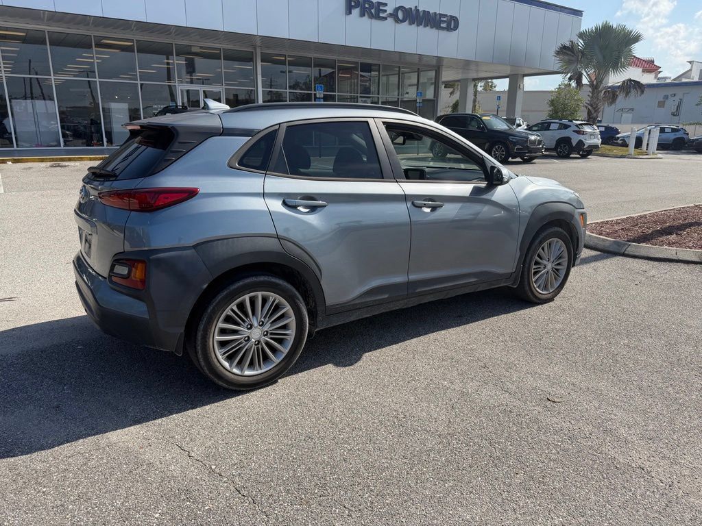 Used 2021 Hyundai Kona SEL Plus w/ Cargo Package FWD image 3