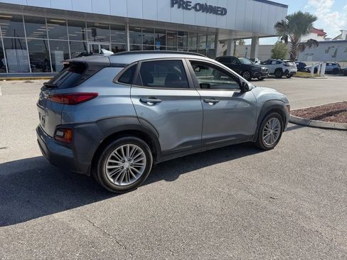 Used 2021 Hyundai Kona SEL Plus w/ Cargo Package FWD image 3
