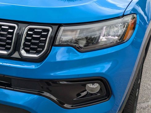 Certified 2025 Jeep Compass Limited AWD/4WD image 12