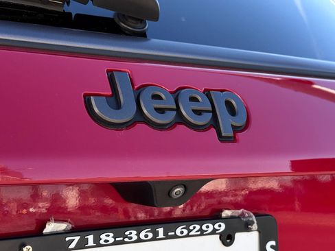 Used 2022 Jeep Compass Limited image 7