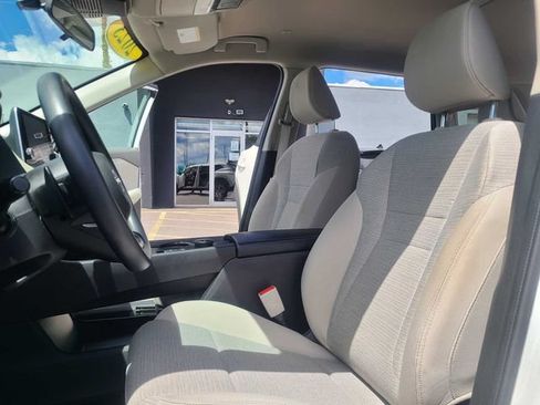 Used 2023 Nissan Rogue SV AWD/4WD image 16