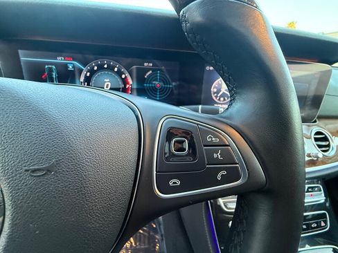 Used 2018 Mercedes-Benz E 300 image 23