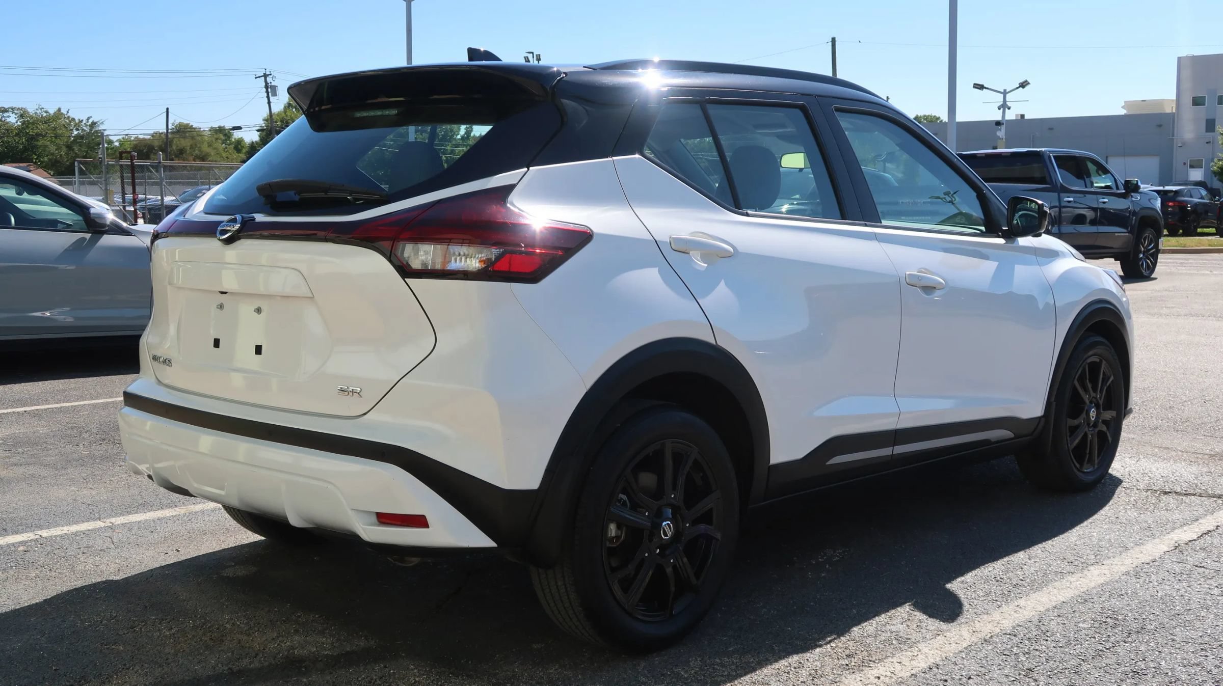 Used 2021 Nissan Kicks SR w/ SR Premium Package FWD image 14