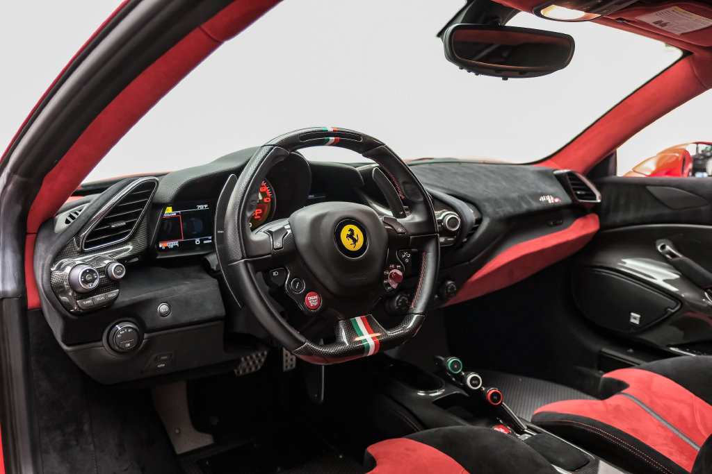 Used 2019 Ferrari 488 Pista Coupe RWD image 5
