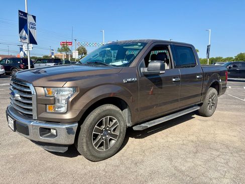 Used 2015 Ford F150 XLT w/ Equipment Group 301A Mid RWD image 9