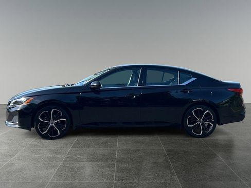 Used 2025 Nissan Altima 2.5 SR FWD image 6