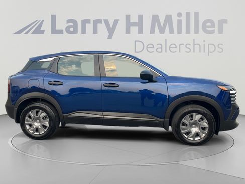 Used 2025 Nissan Kicks S AWD/4WD image 6