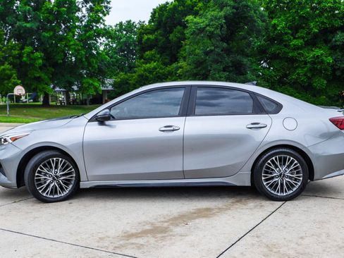 Used 2023 Kia Forte GT-Line w/ GT-Line Premium Package FWD image 4