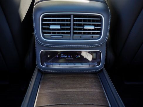 Used 2021 Mercedes-Benz Maybach GLS 600 4MATIC image 44