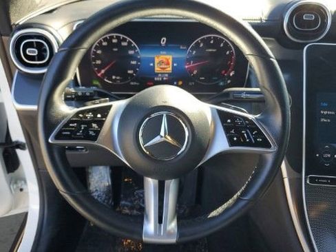 Used 2024 Mercedes-Benz GLC 300 image 4
