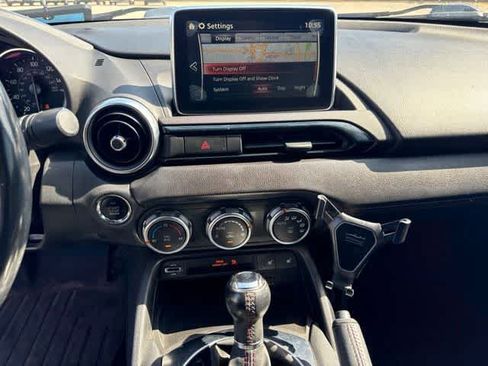 Used 2017 MAZDA MX-5 Miata RF Grand Touring RWD image 20