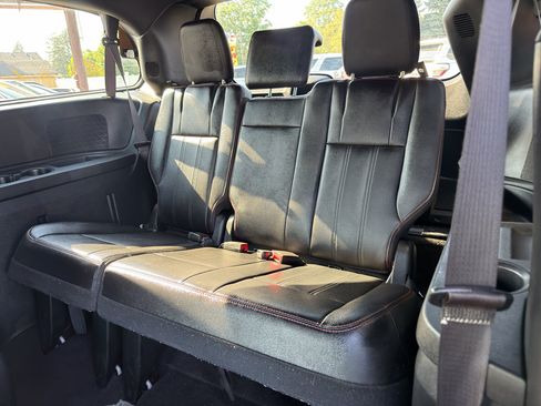 Used 2018 Dodge Grand Caravan GT FWD image 16