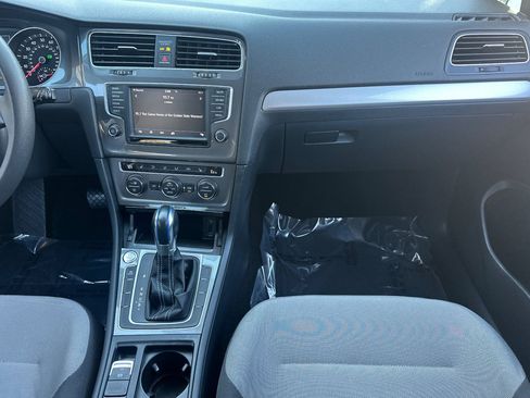 Used 2016 Volkswagen e-Golf SE w/ DC Fast Charging Package image 27