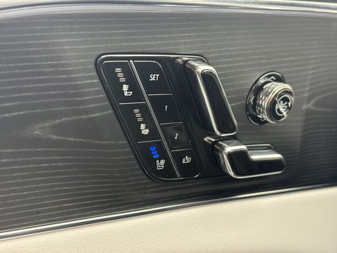Used 2024 Cadillac Lyriq Sport AWD/4WD image 31