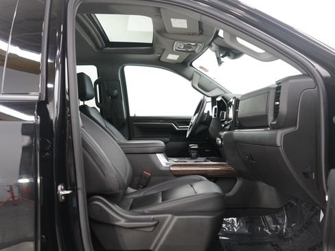 Used 2022 GMC Sierra 1500 Elevation w/ Elevation Premium Package image 11