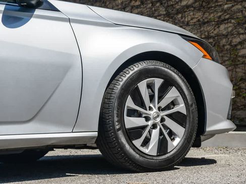 Used 2022 Nissan Altima 2.5 S image 11