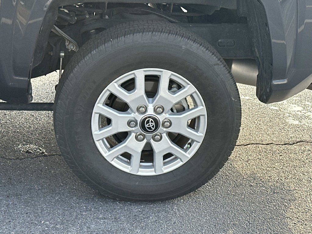 Used 2024 Toyota Tacoma SR5 AWD/4WD image 13