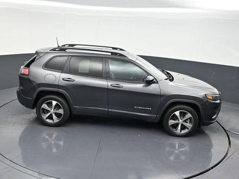 Used 2022 Jeep Cherokee Limited image 16