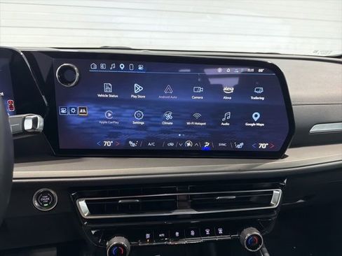 Used 2025 Chevrolet Traverse LT FWD image 15