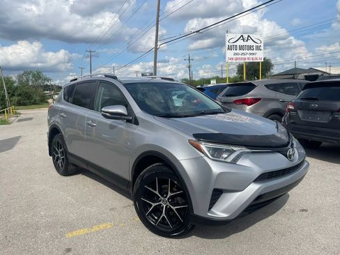 Used 2016 Toyota RAV4 LE AWD/4WD image 2