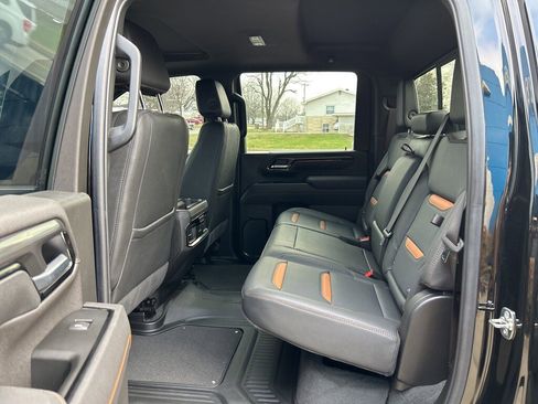 Used 2025 GMC Sierra 2500 AT4 image 12