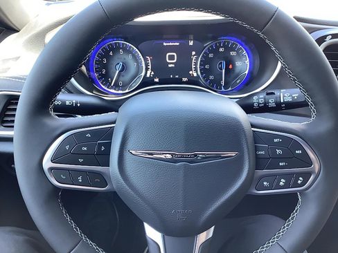 New 2026 Chrysler Pacifica Select image 12